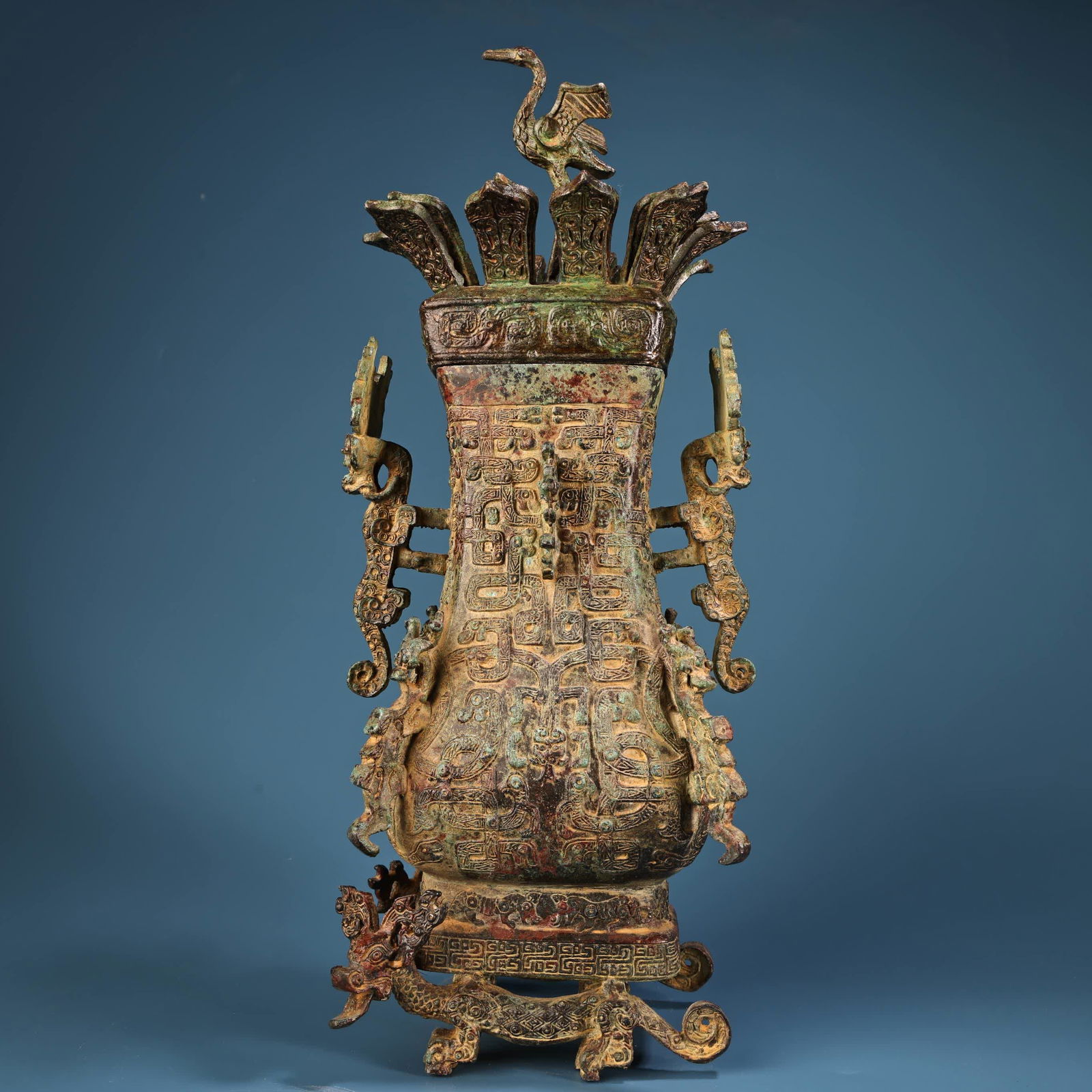 A bronze square crane pot: Bronze square crane pot vessel SIZE: Weight 2200g Height 34cm Width 12cm (The Dimensions Of All Batches Are Manually Measured.If You Need More Detailed Information, Please Contact Our Customer Service