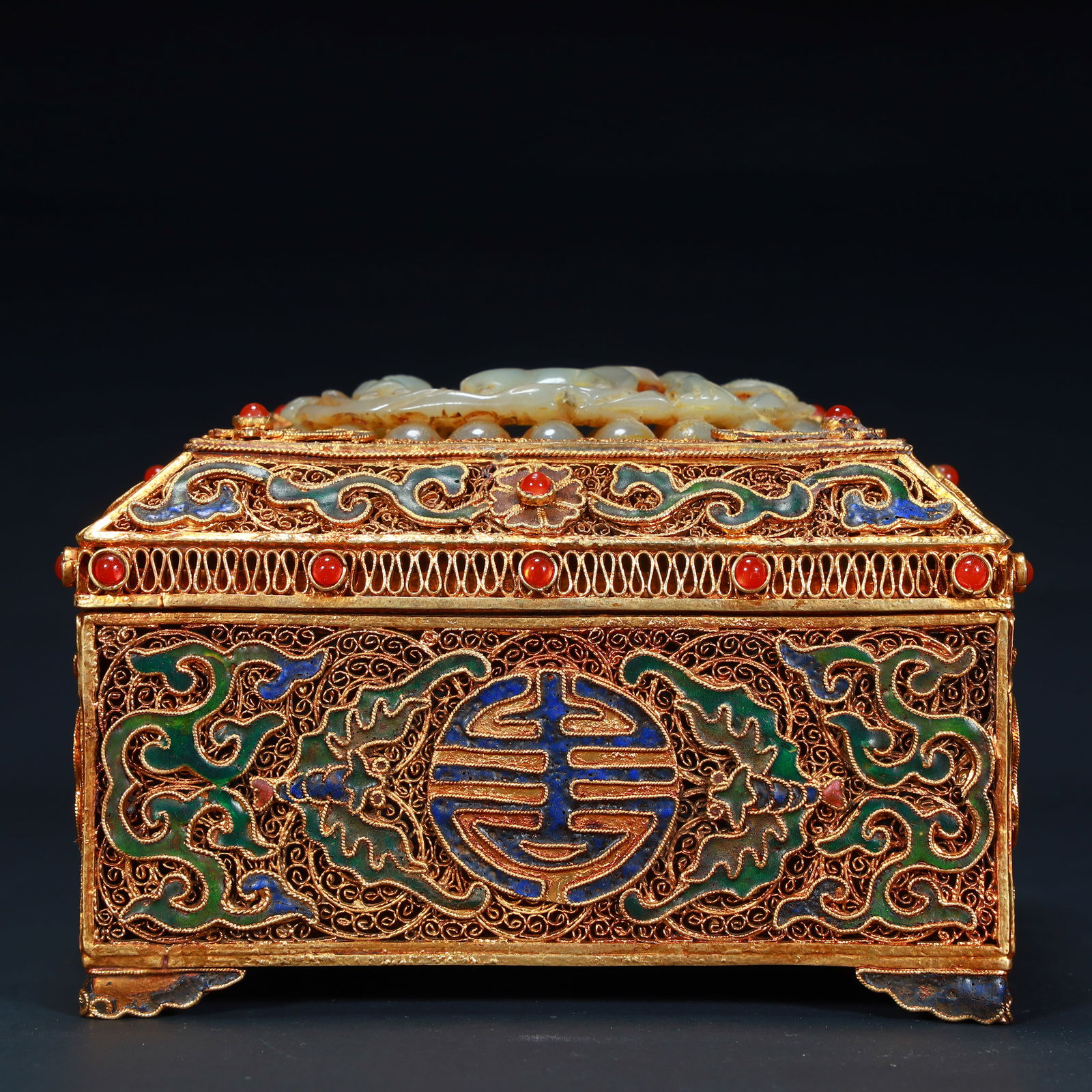 Qing Dynasty gold silk inlaid jade inlaid gemstone "Fushou pattern" box: Qing Dynasty gold silk inlaid jade inlaid gemstone "Fushou pattern" box Height 8cm Length 13cm Width 10cm Weight 504g (The Dimensions Of All Batches Are Manually Measured.If You Need More Detailed Inf