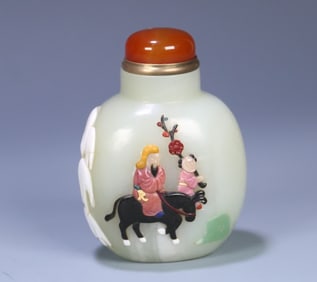 A piece of Hetian jade treasure embedded character story snuff bottle