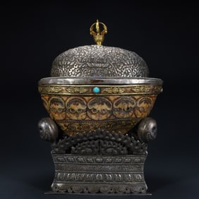 Qing Dynasty Tibetan Buddhist silver horn Gabala offering