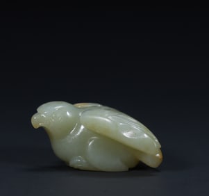 The Western Han Dynasty round carved jade eagle