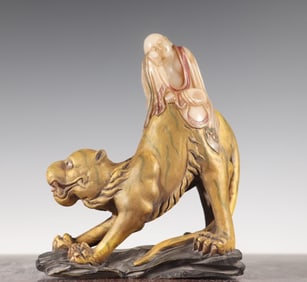 A piece of Qing Dynasty Shoushan stone Fuhu Arhat paperweight study ornament