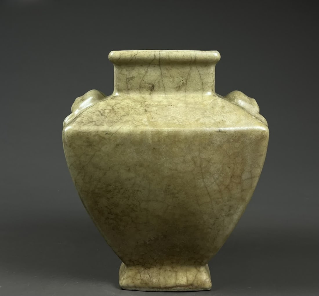 A piece of Song Ge kiln beige glaze imperial animal ear honor (1 of 9)