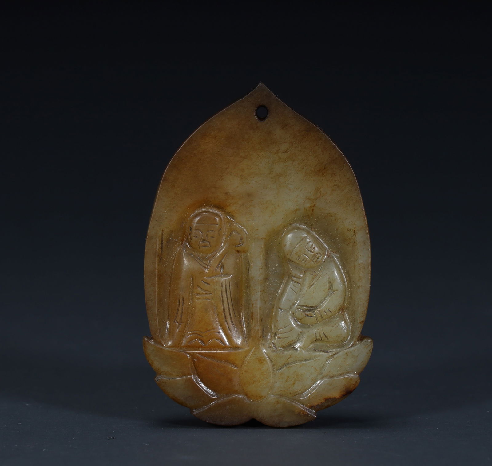 Hetian jade character ornaments in the Ming and Qing dynasties: Hetian jade character ornaments in the Ming and Qing dynasties Height 5.5cm Length 4cm Width 1cm Weight 41g (The Dimensions Of All Batches Are Manually Measured.If You Need More Detailed Information,