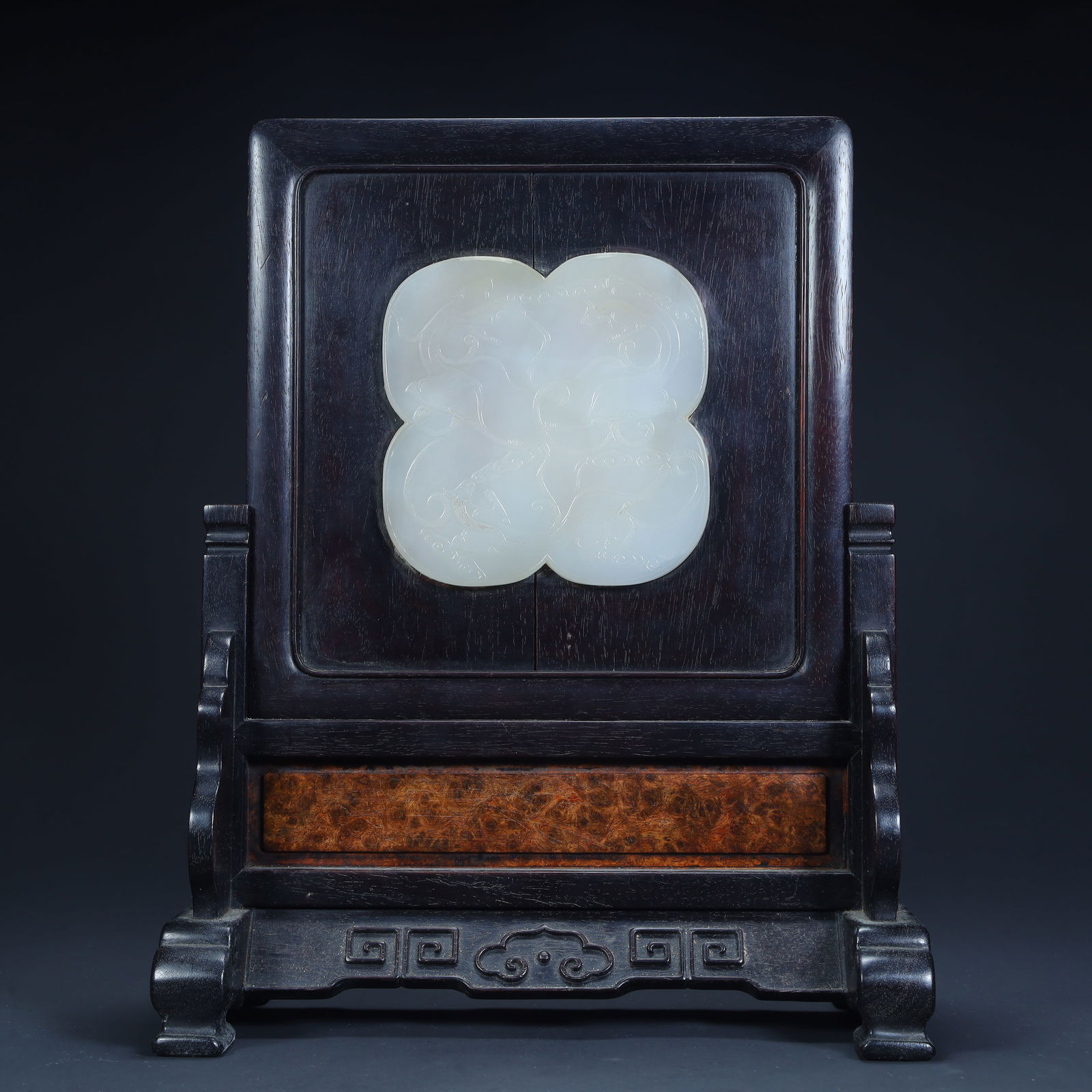 Qing Dynasty rosewood inlaid with Hetian jade insert: Qing Dynasty rosewood inlaid with Hetian jade insert Height 17cm, length 21cm, width 10cm, weight 872g (The Dimensions Of All Batches Are Manually Measured.If You Need More Detailed Information, Pleas