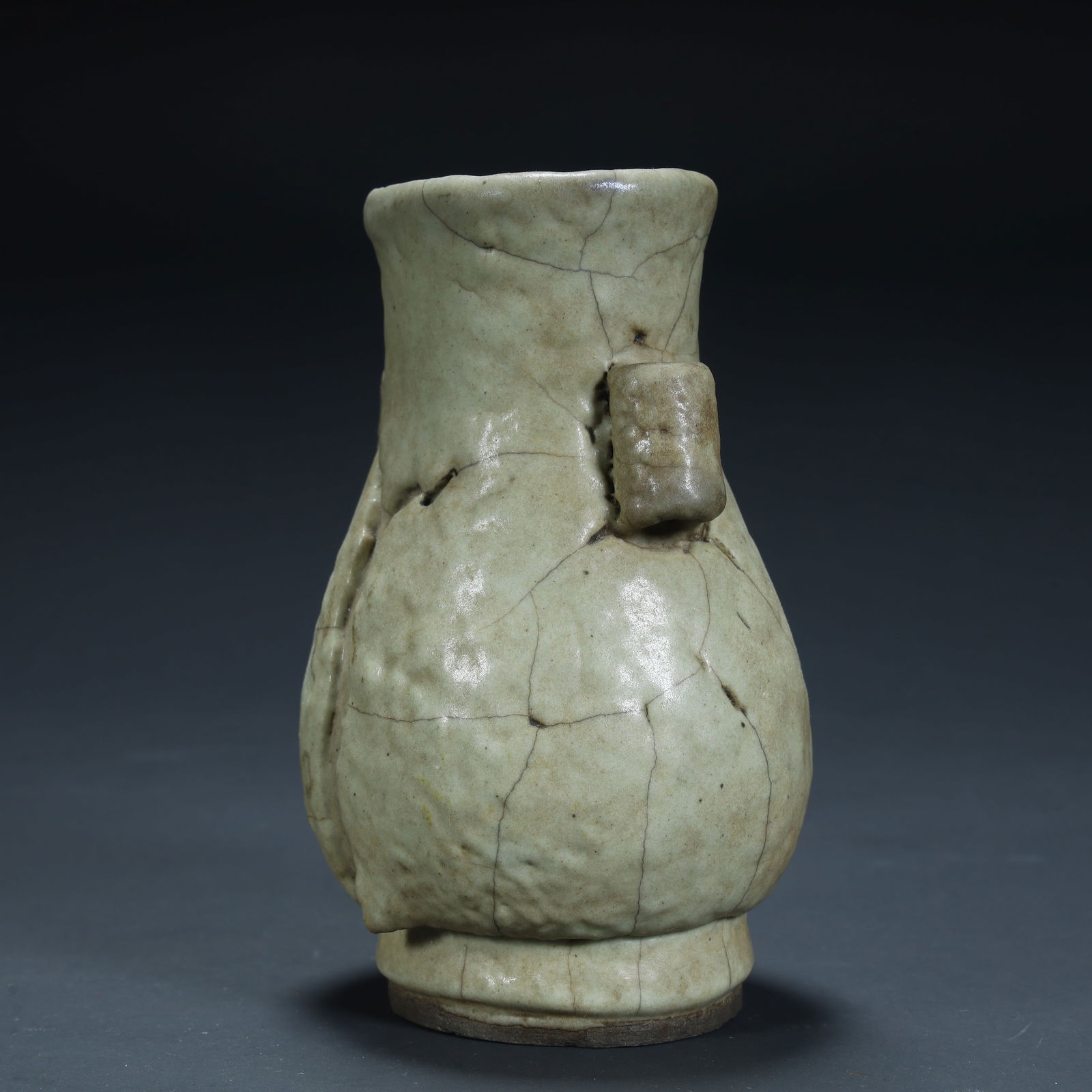 Qing Dynasty celadon "bionic amphora" - 3