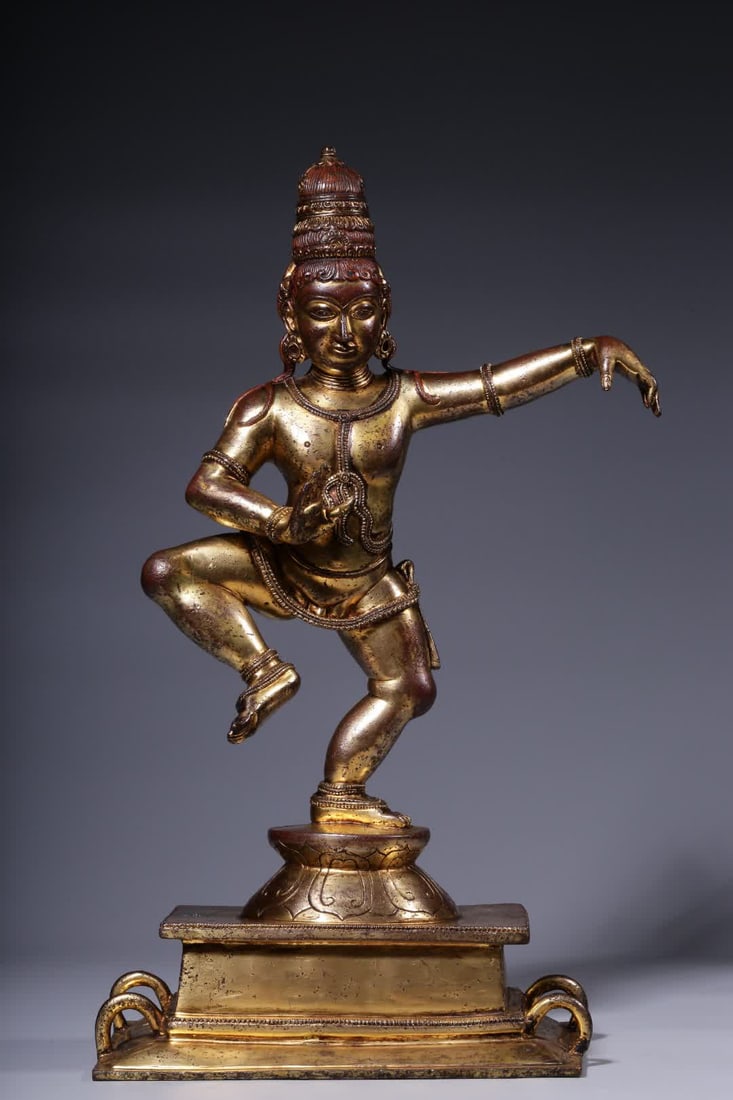 A Qing Dynasty bronze gilt statue of Shiva: Qing Dynasty copper gilt Shiva statue SIZE: Height 41cm, Length 25cm, Width 15cm, Weight 3.75kg (The Dimensions Of All Batches Are Manually Measured.If You Need More Detailed Information, Please