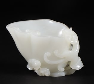 A piece of Qing Dynasty Hetian white jade dragon pattern wash