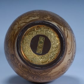 Qing Dynasty jade "bullish" ornament (with mahogany base)