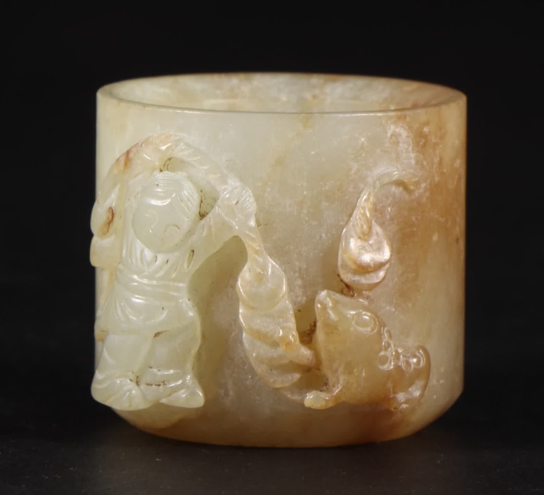 A piece of Ming Dynasty Hetian jade seed material bangs play golden toad finger (1 of 9)