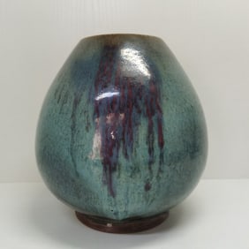 A Song Dynasty Jun kiln chicken heart jar