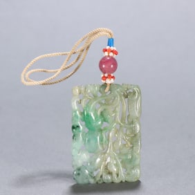 A piece of Qing Dynasty jade carved gourd Ganoderma lucidum is listed