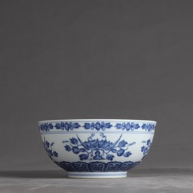A Qing Qianlong blue and white Fulu pattern bowl