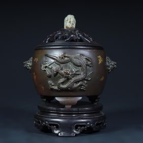 Qing Dynasty (Qianlong period) copper tire relief dragon pattern gold sprinkled aroma burner