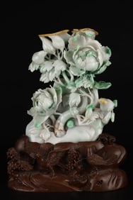 A jade ornament of the Qing Dynasty