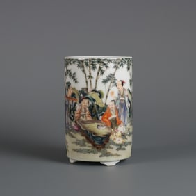 A pastel Coats pen holder made in the Qianlong period of the Qing Dynasty