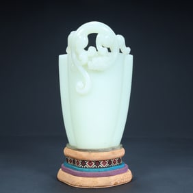 Hetian jade dragon pattern beam flower arrangement