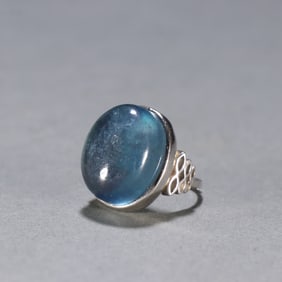A Qing Dynasty silver-inlaid aquamarine ring