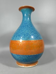 A spring vase of the Qing Dynasty Ru Jin Fan red gold-painted jade pot