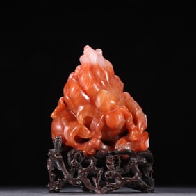 A Qing Dynasty Nanhong Fushou Sanduo ornament