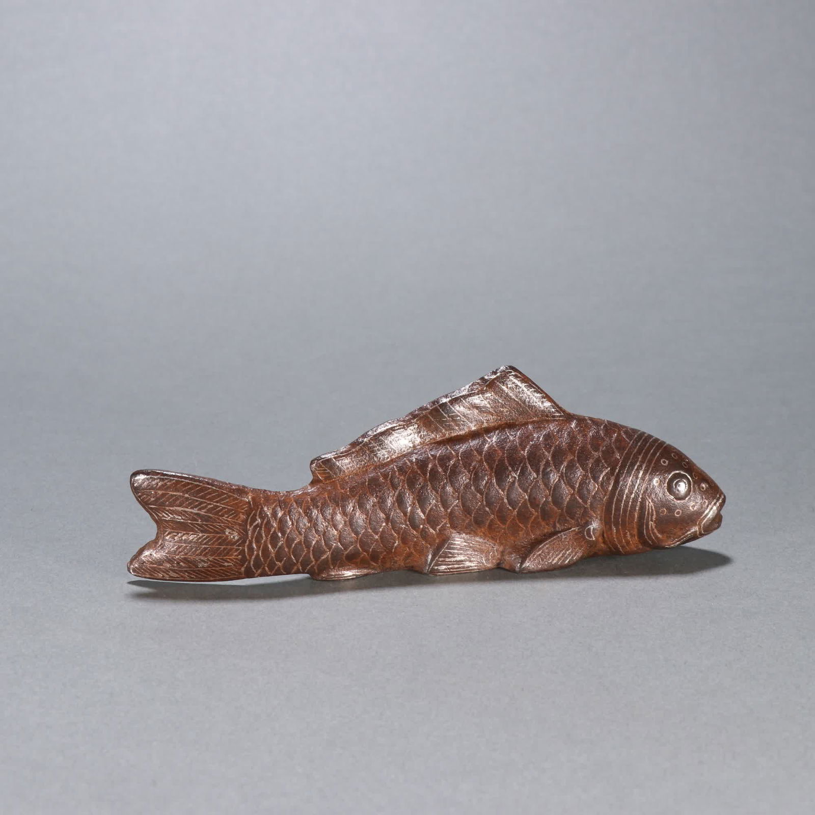 A copper fish ornament: Copper fish ornaments SIZE: Height 4.7cm width 14.2cm Weight 403.9g (The Dimensions Of All Batches Are Manually Measured.If You Need More Detailed Information, Please Contact Our Customer Service Befo