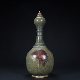 Song Dynasty Jun kiln garlic bottle (with gilt metal lid)