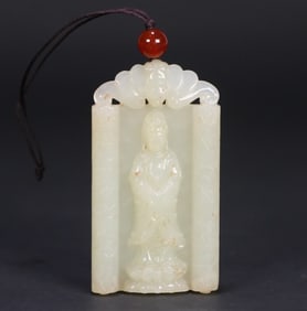 A Hetian jade blessing in front of the Guanyin card