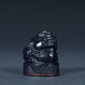 Qing Dynasty lapis lazuli beast seal