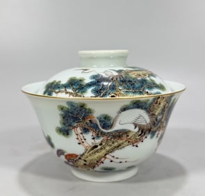 A pastel pine crane Yannian bowl made in the Qianlong period of the Qing Dynasty