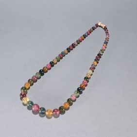 A Qing Dynasty tourmaline necklace