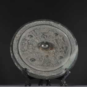 A bronze mirror of Han Dynasty character stories