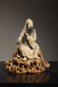 A Qing Dynasty Shoushan Shiguan Gong ornament