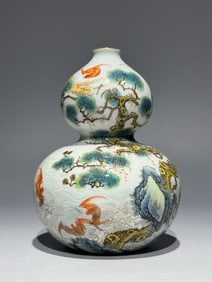 A Qing Yongzheng pastel Shoushan Fuhai gourd bottle