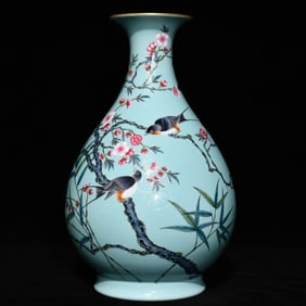 A Qing Yongzheng turquoise glazed rolling road pastel flower and bird pattern jade pot spring vase