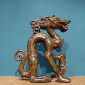 A piece of bronze - stepping on the cloud dragon