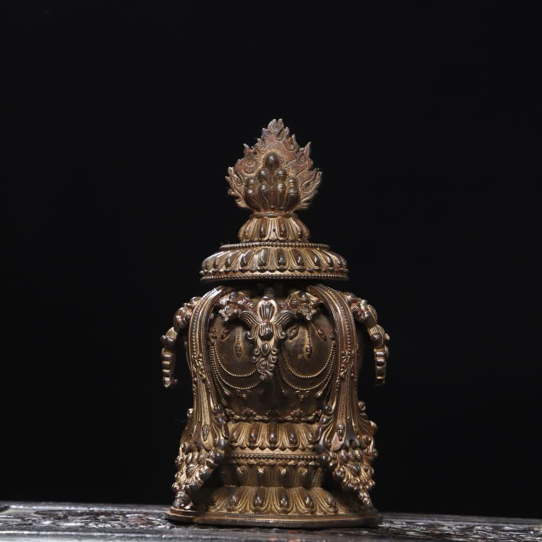 A Tibetan-style copper clay gold vase ornament: Copper clay gold treasure vase copywriting ornaments SIZE: Height 22cm, width 12cm, diameter 3cm, weight 1.75kg (The Dimensions Of All Batches Are Manually Measured.If You Need More Detailed Informati