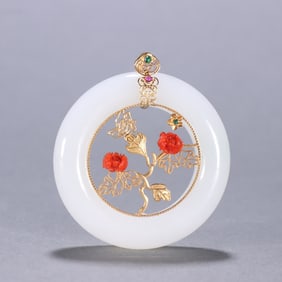 A gold and Tian jade butterfly love pattern pendant