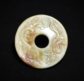 A piece of Qing Dynasty Hetian jade dragon pattern jade
