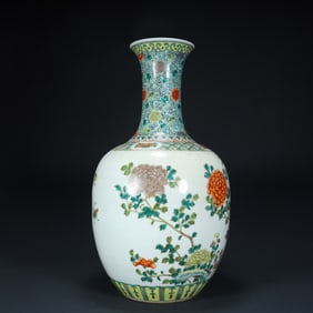 Qing Dynasty pastel "Rich Peony" appreciation bottle