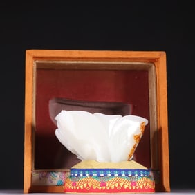 A Qing Dynasty Hetian jade seed orchid cup