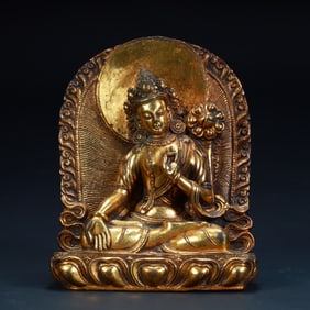 A statue of a gilded Bodhisattva in Tibetan Buddhism in the Qing Dynasty