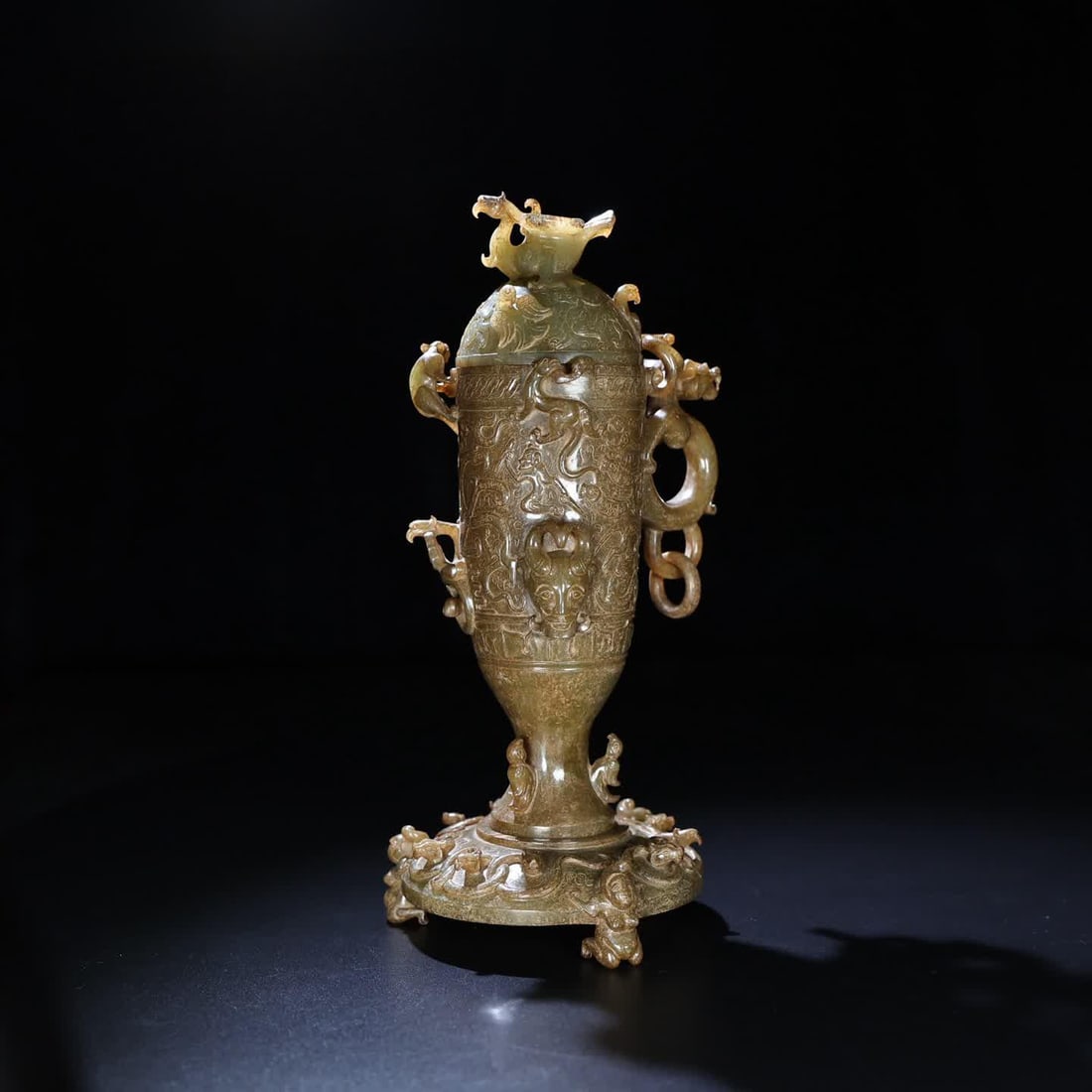 A Han Dynasty jade cup: Han Dynasty jade cup SIZE: 230x103x106mm W:820g (The Dimensions Of All Batches Are Manually Measured.If You Need More Detailed Information, Please Contact Our Customer Service Before Bidding.)