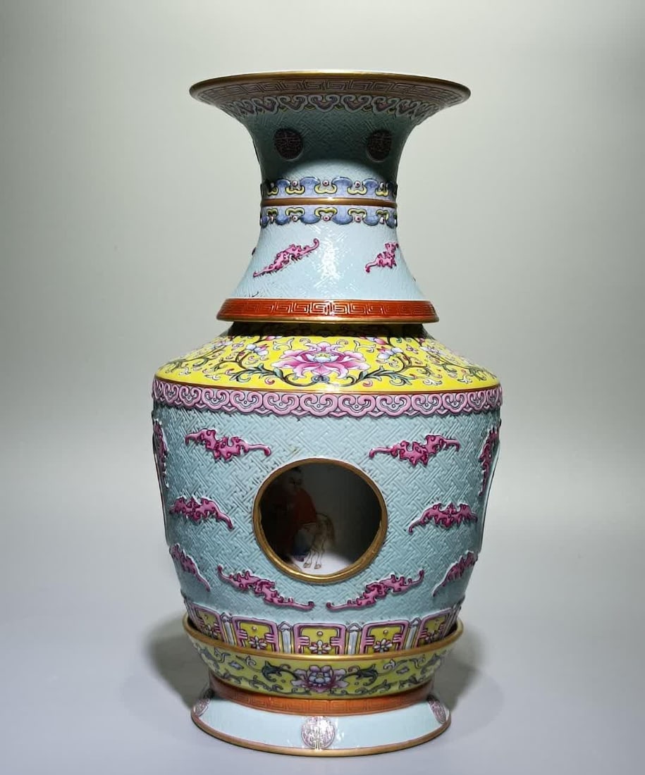 A Qing Qianlong enamel pattern carved Fushou Bandai heart vase (1 of 8)
