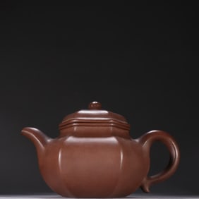 A purple sand hexagonal teapot