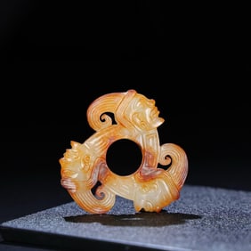 A Han Dynasty jade god Xuanjibi