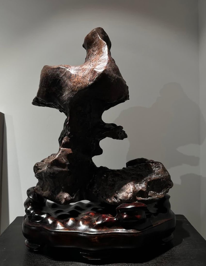 A Taihu Lake stone study ornament of the Qing Dynasty (1 of 6)