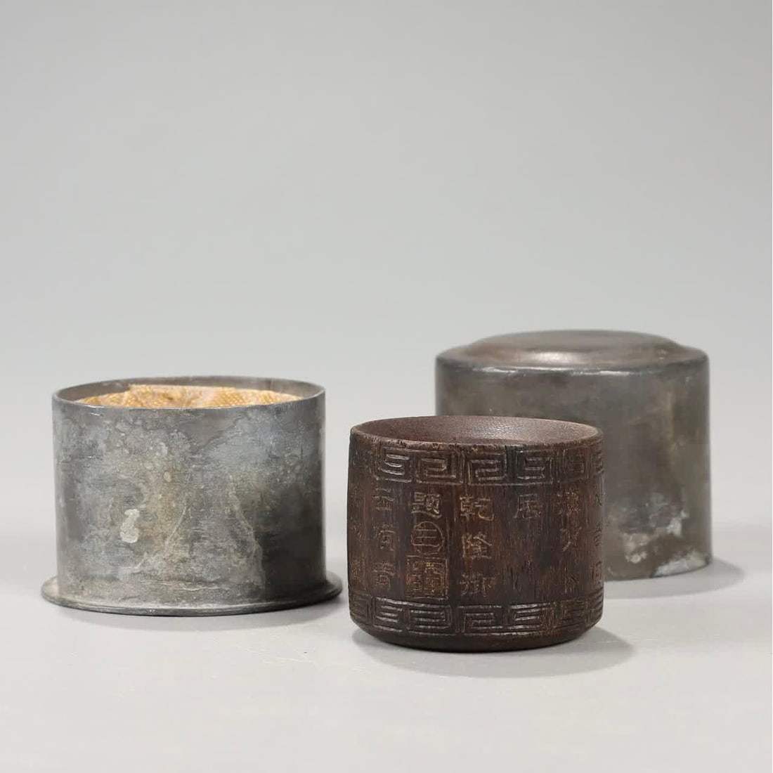 A piece of Qinan agarwood Qianlong imperial poem finger (1 of 9)