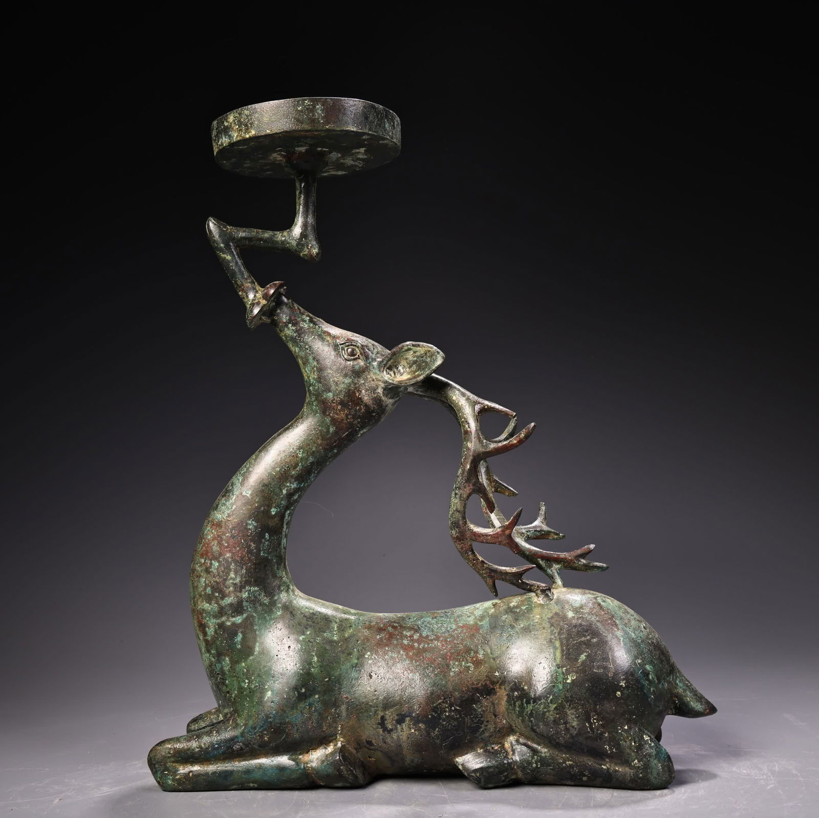 A bronze deer oil lamp (1 of 11)