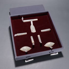 A set of ancient jade