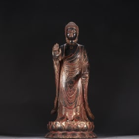 A bronze statue of Shakyamuni in the Qing Dynasty